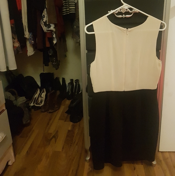 Lace Dress - Picture 2 of 2